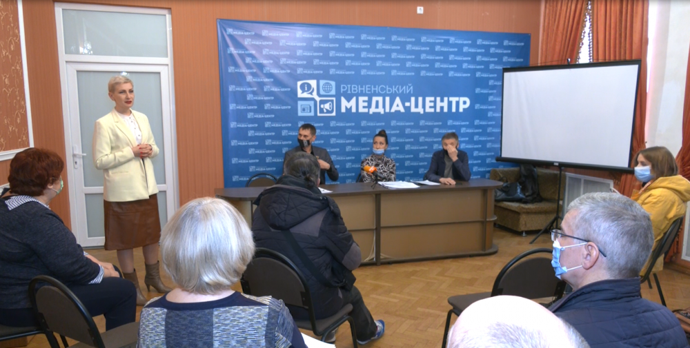 Якої допомоги просять письменники Рівненщии у обласної влади?